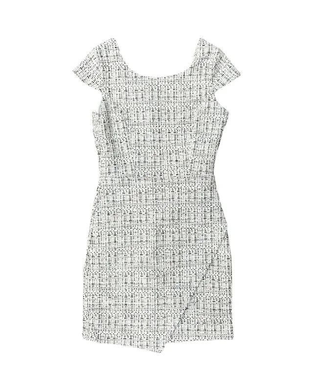 Super Deal Black and White Envelope Dress