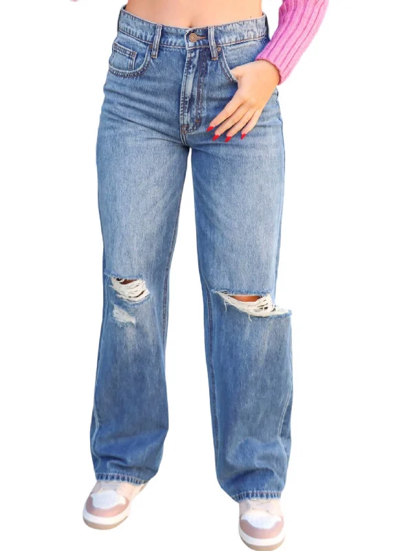 Women's Baggy Jeans In Medium Wash